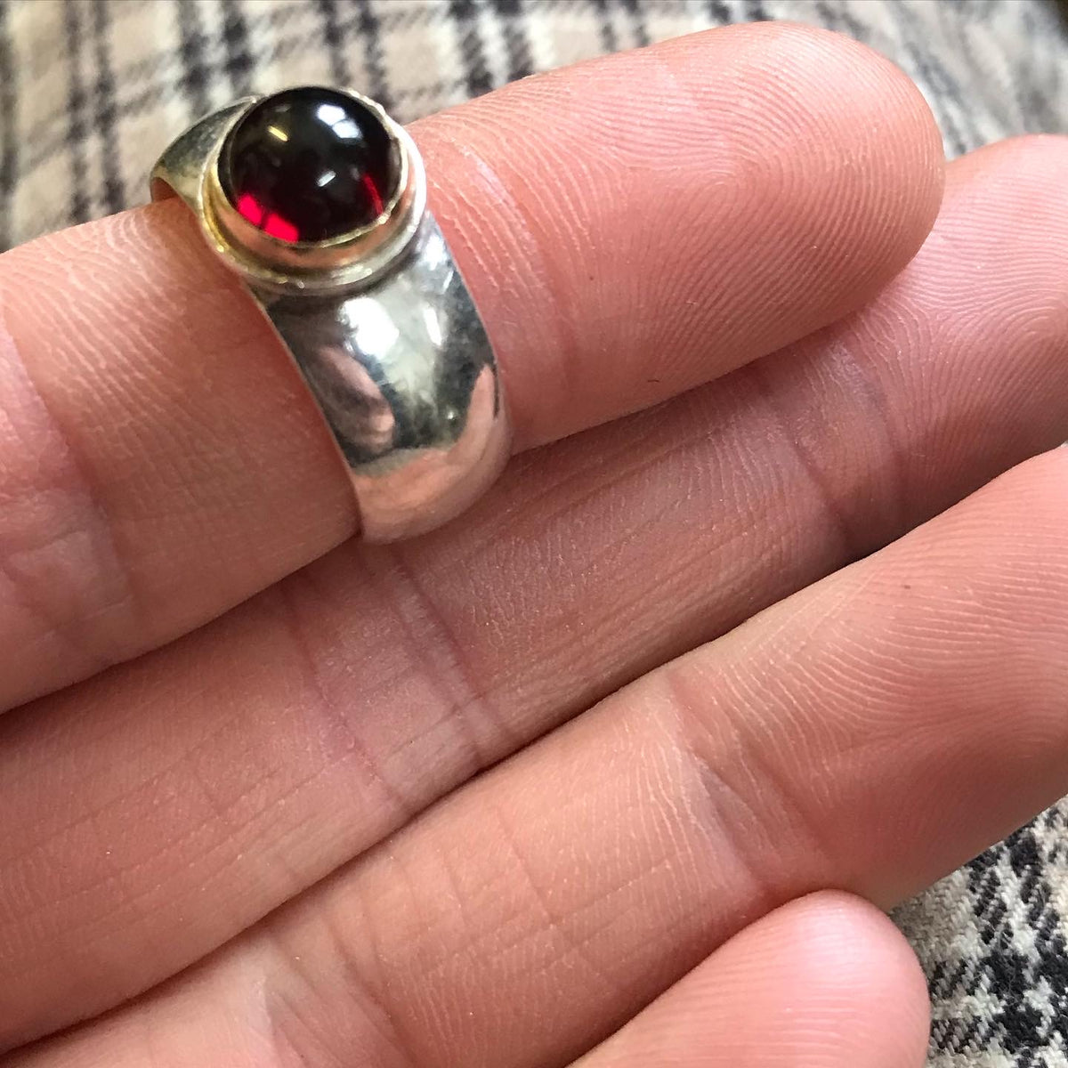 GARNET RING WITH GOLD BEZEL