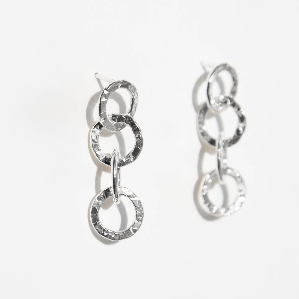 TEXTURED CHAIN STUDS