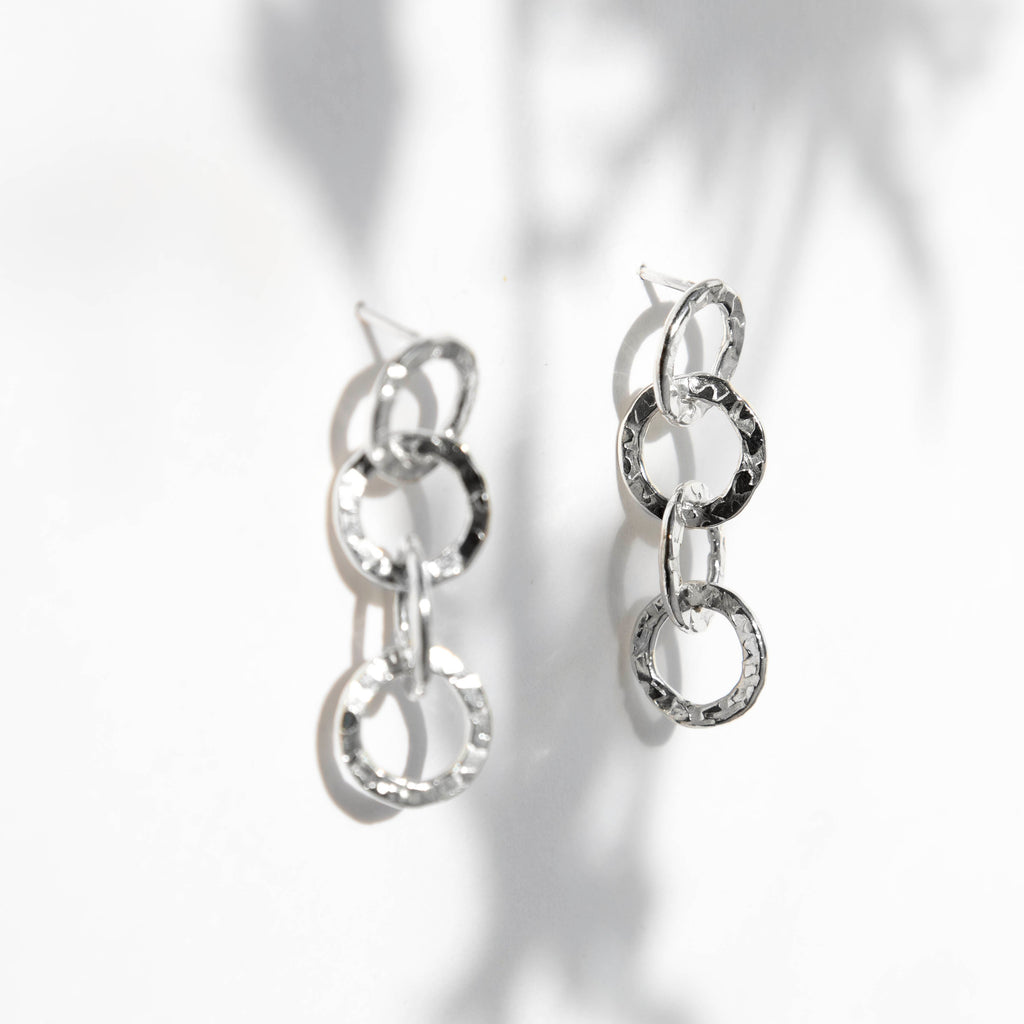 TEXTURED CHAIN STUDS