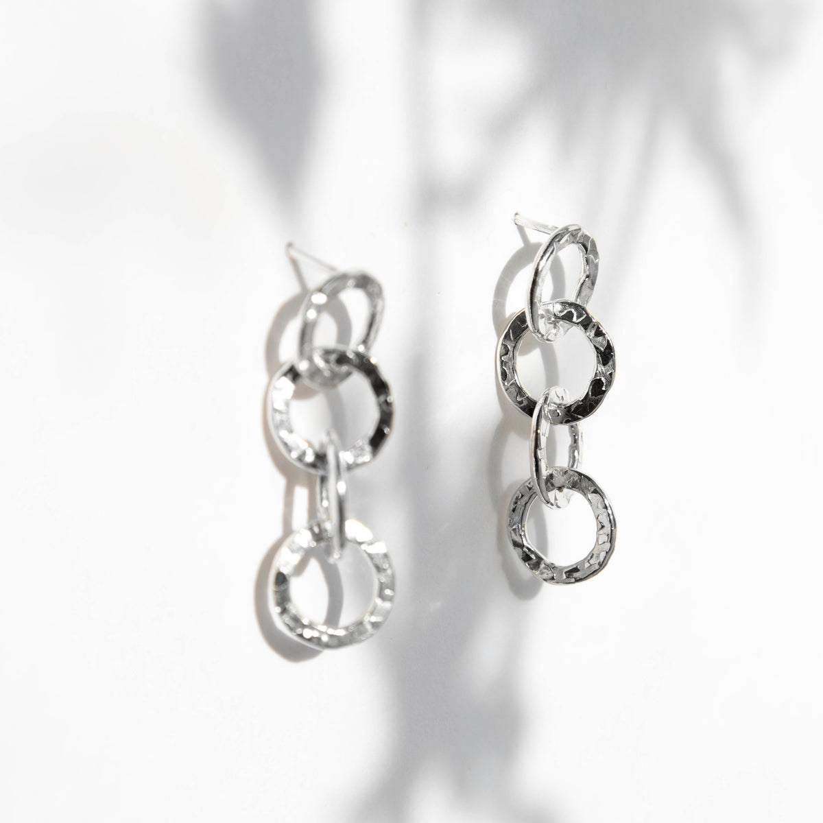 TEXTURED CHAIN STUDS