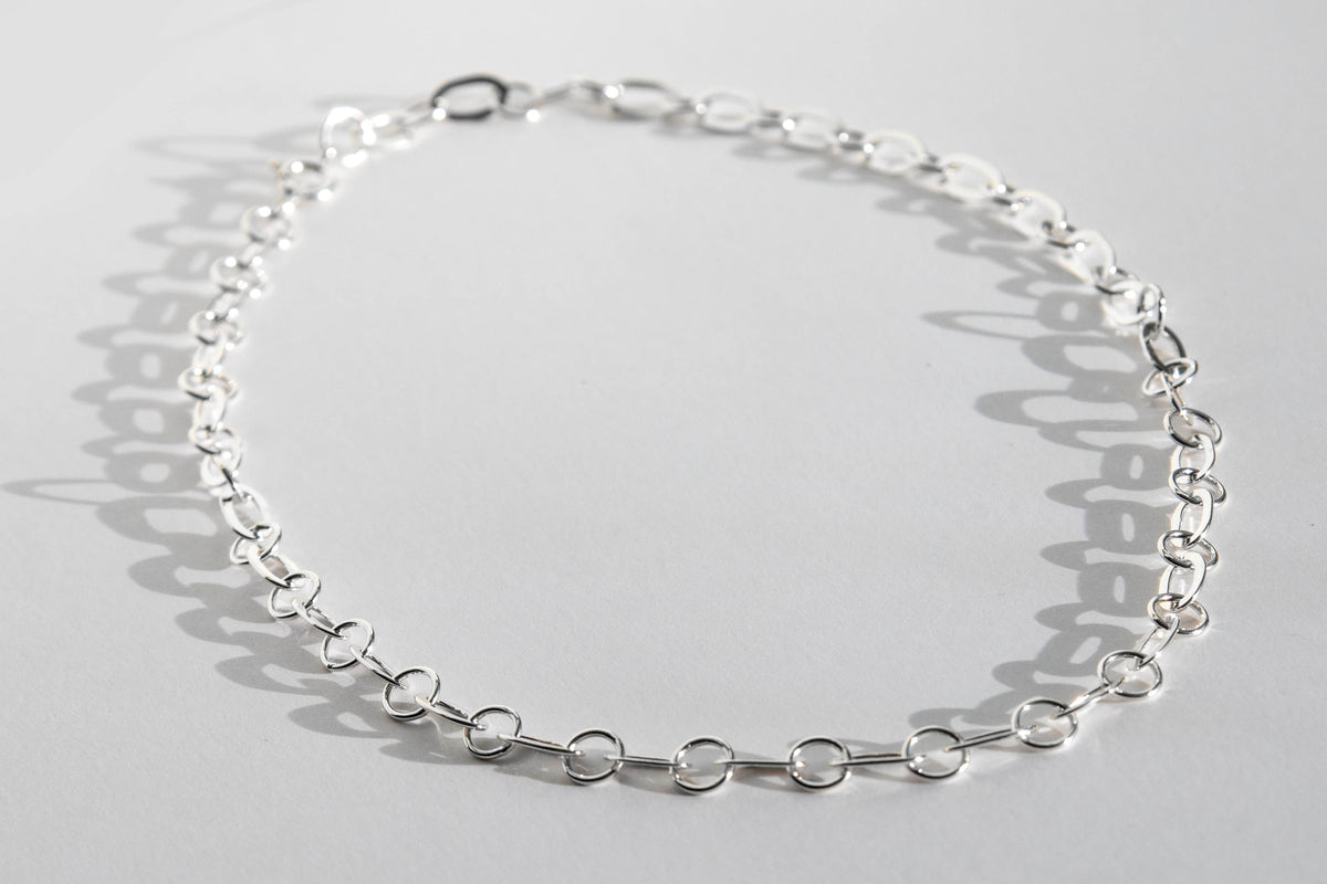 DELICATE CHAIN