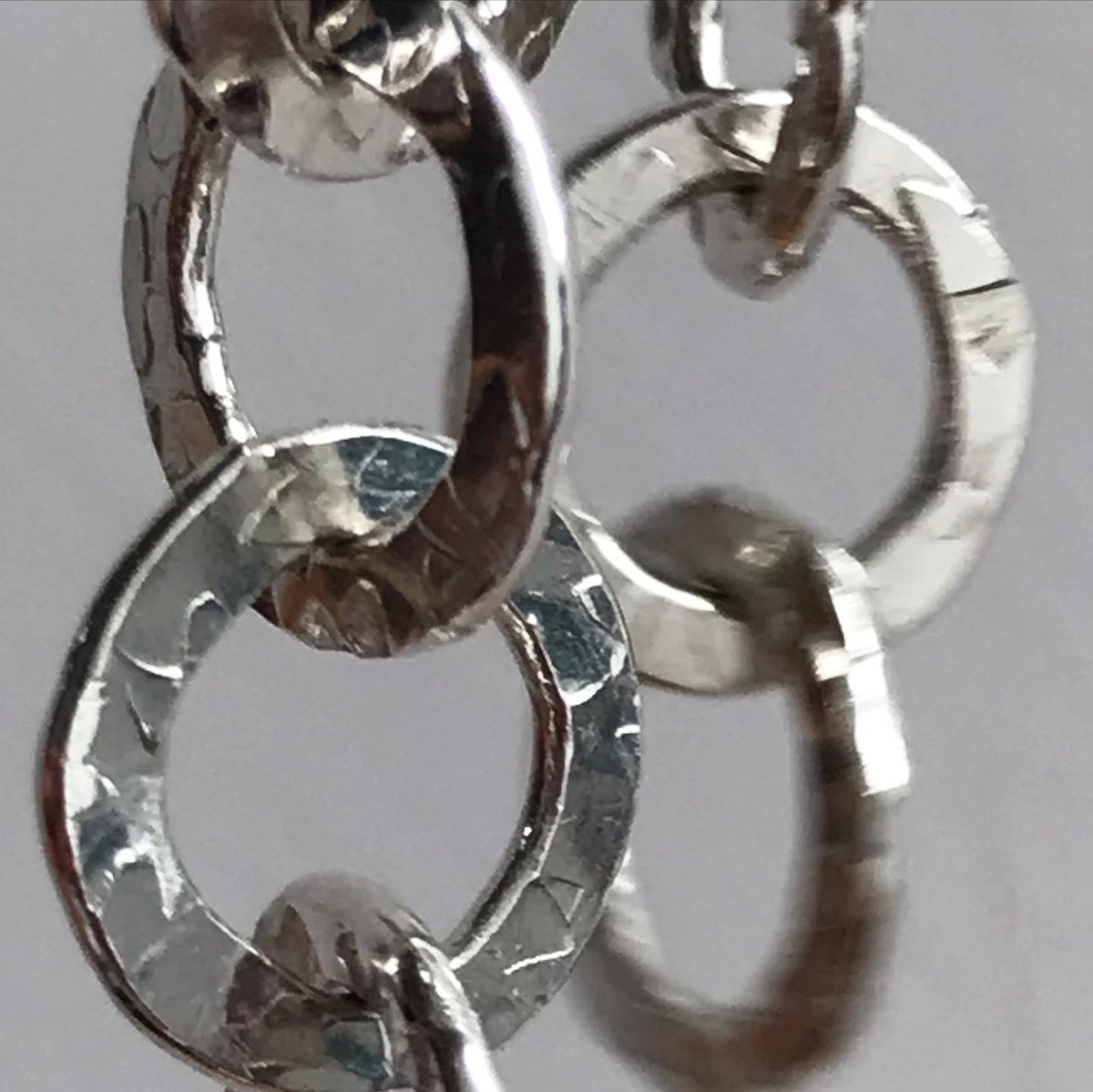 TEXTURED CHAIN STUDS