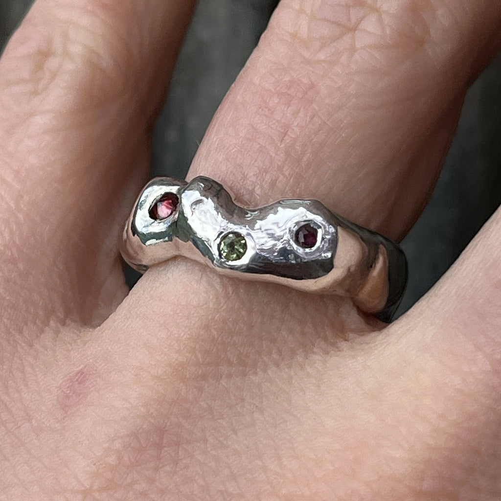 MOLTEN RING WITH GARNET AND TOURMALINE