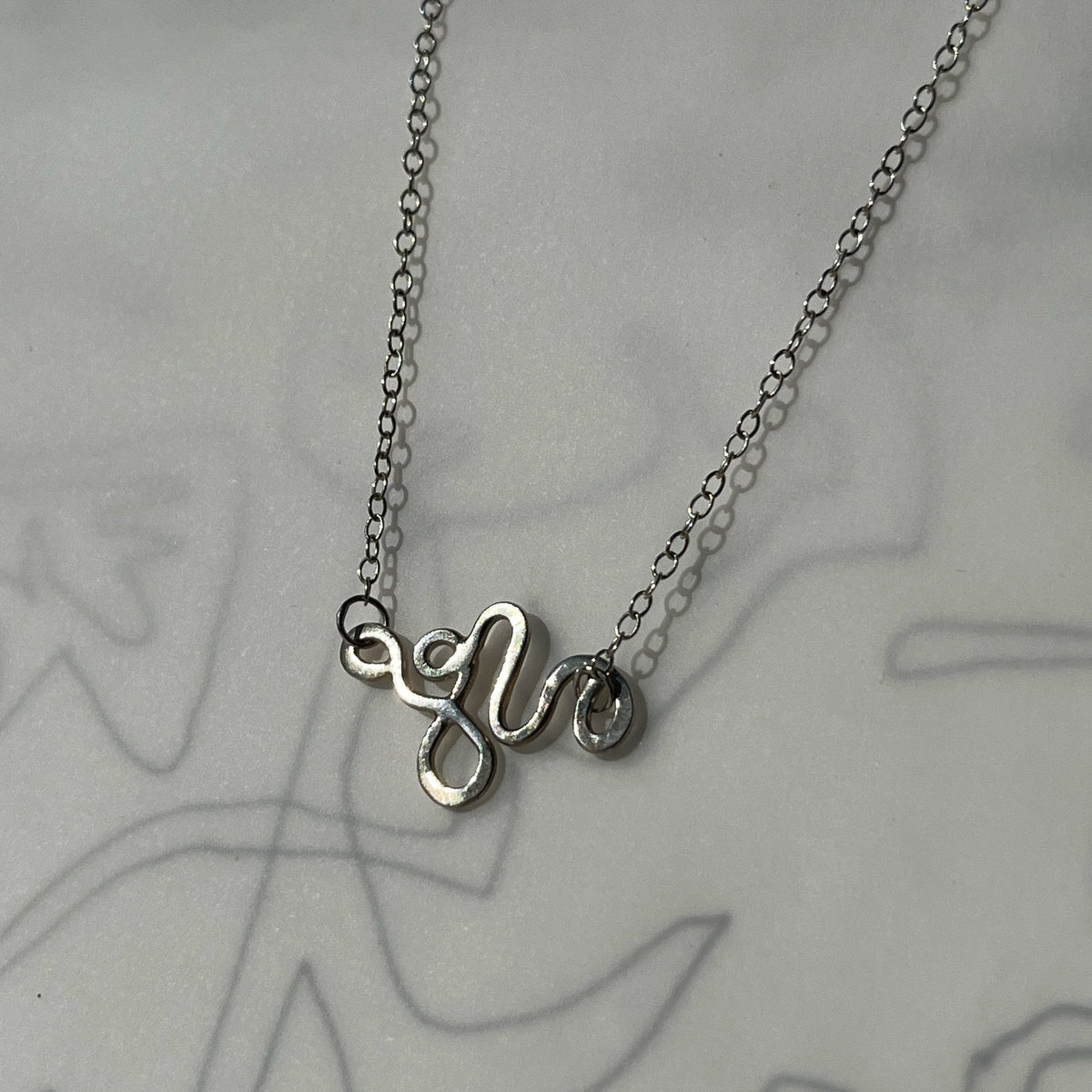 SQUIRM NECKLACE