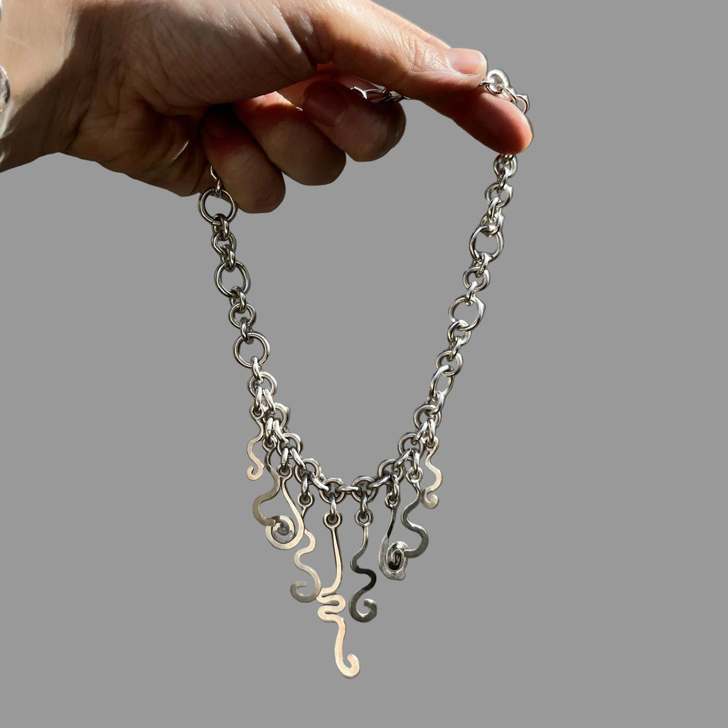 SWIRLY NECKLACE