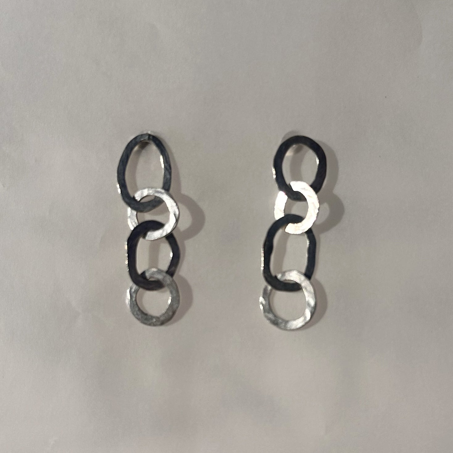 AIRY CHAIN STUDS