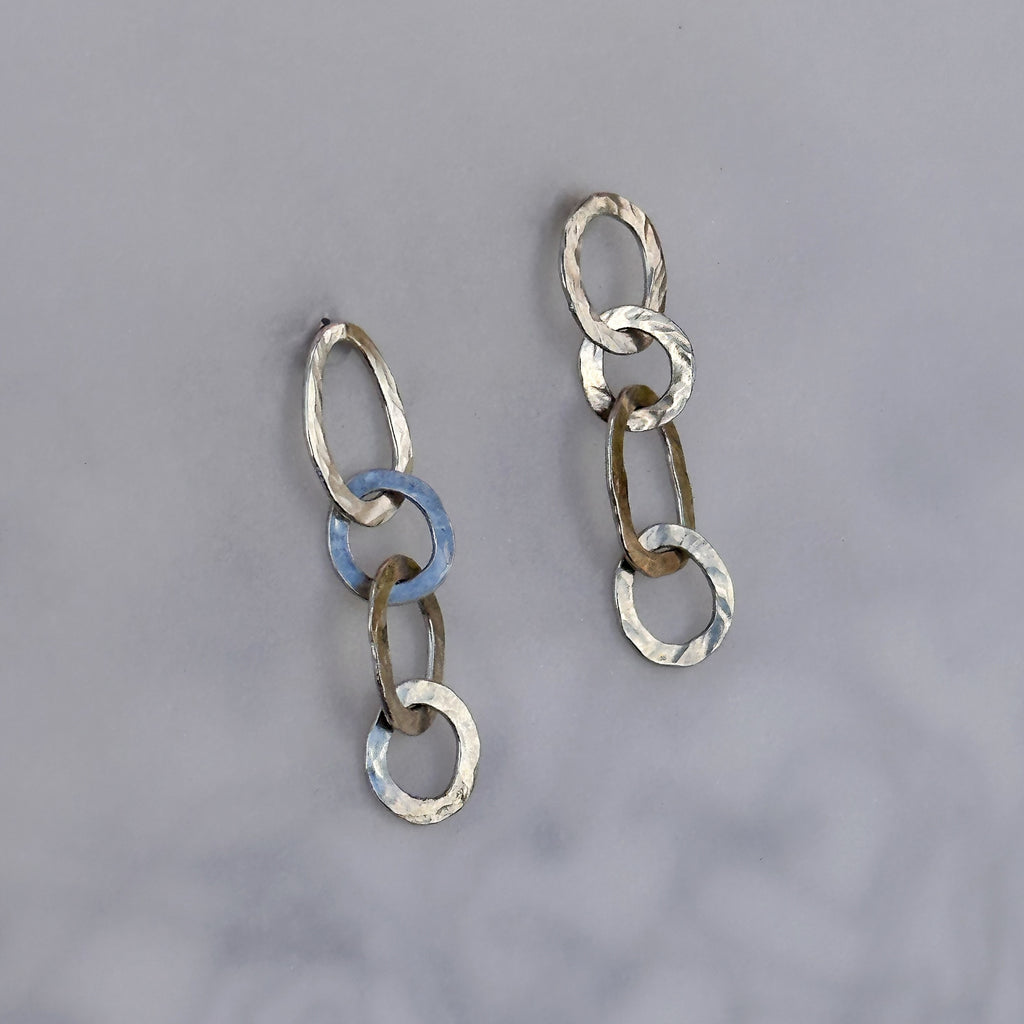AIRY CHAIN STUDS