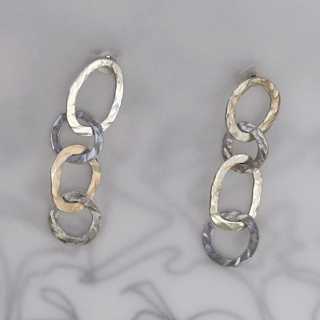 AIRY CHAIN STUDS