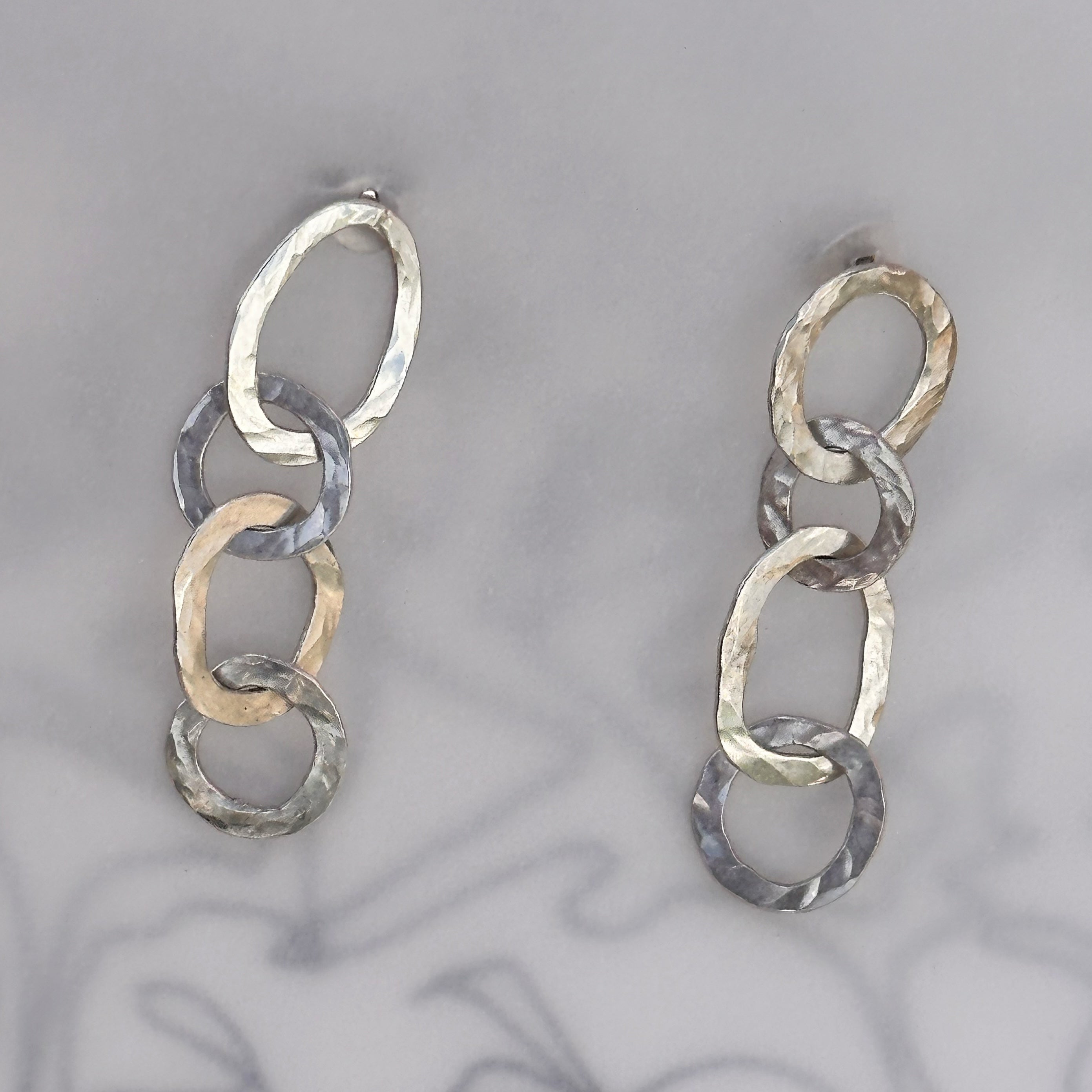 AIRY CHAIN STUDS