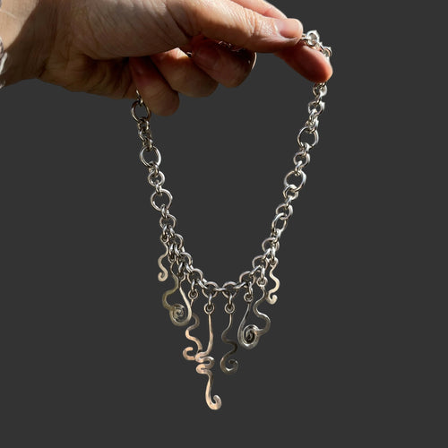 SWIRLY NECKLACE
